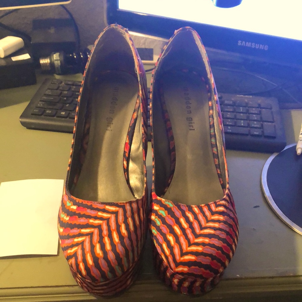 Madden Girl Wedges